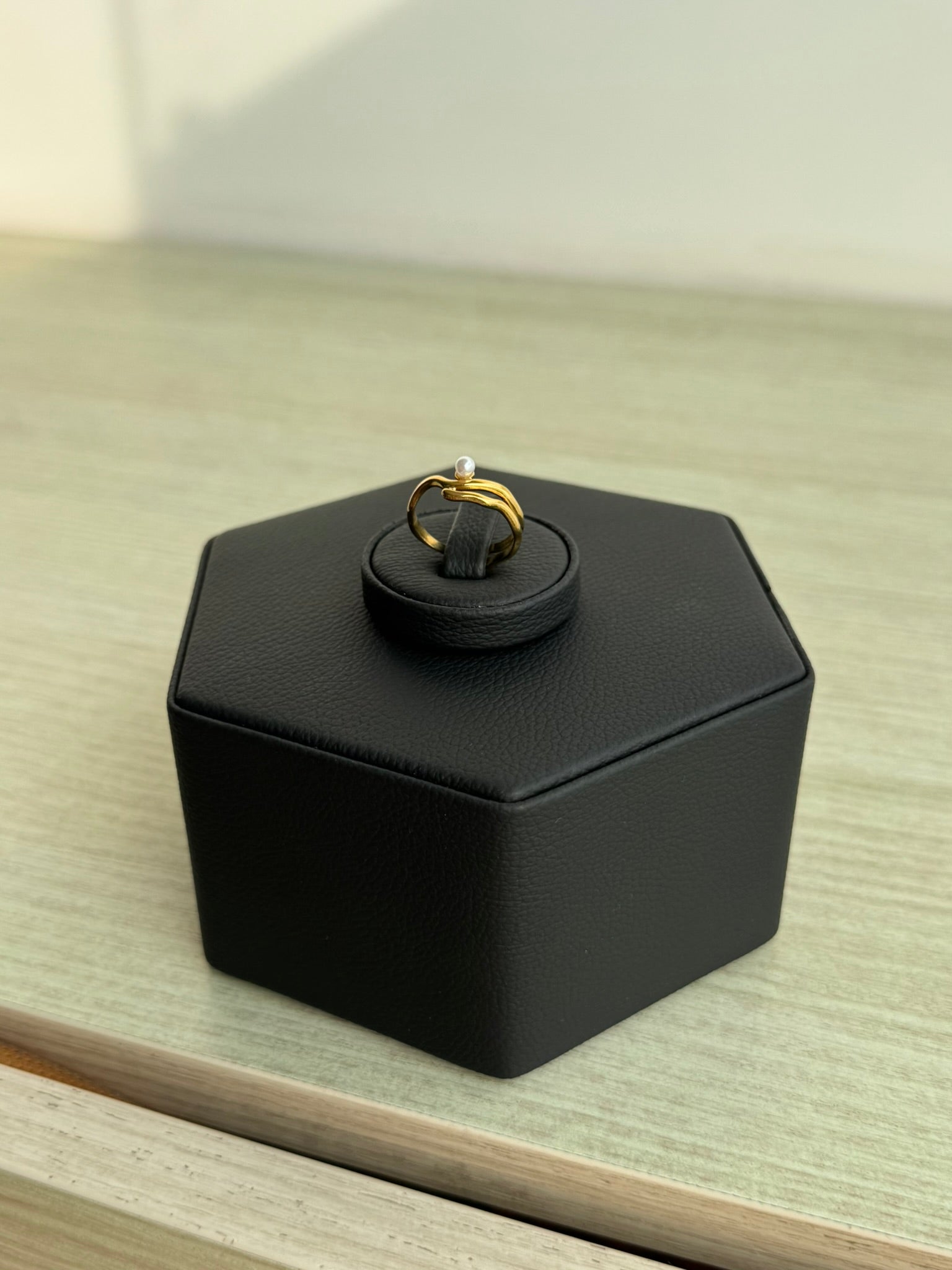 Anillo Golden Pearl Wave - IXIA