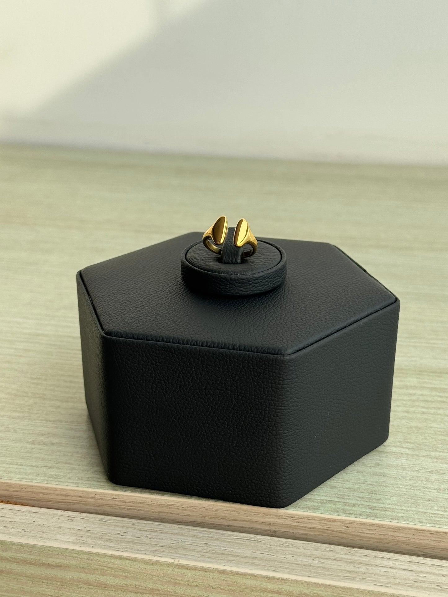 Anillo Golden Peak - IXIA