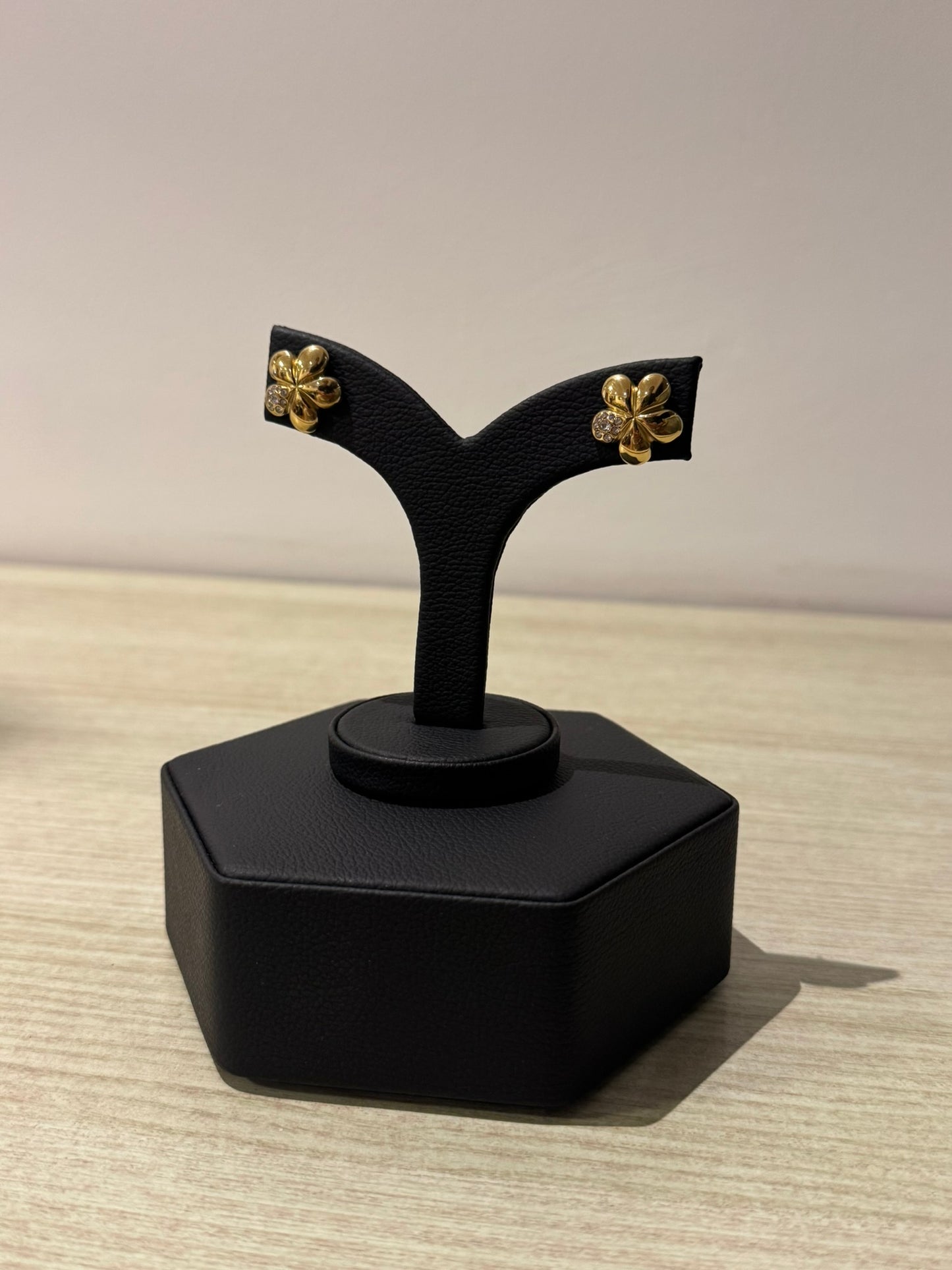 Aretes Golden Star Studs - IXIA