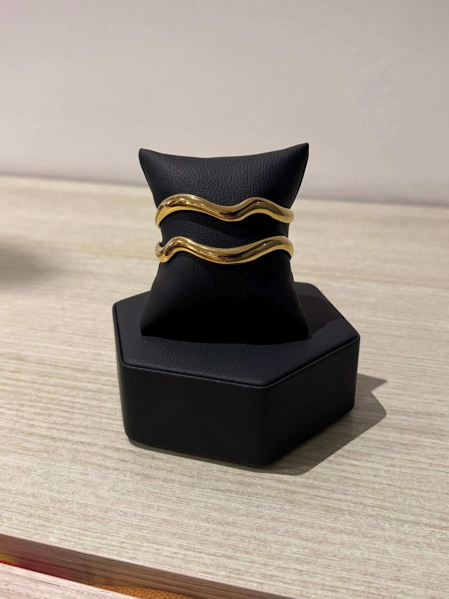 Brazalete Golden Double Wave - IXIA