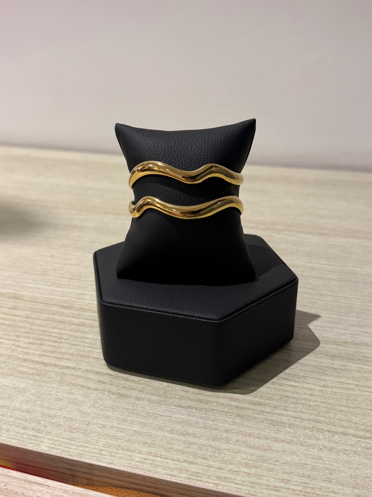 Brazalete Golden Double Wave - IXIA