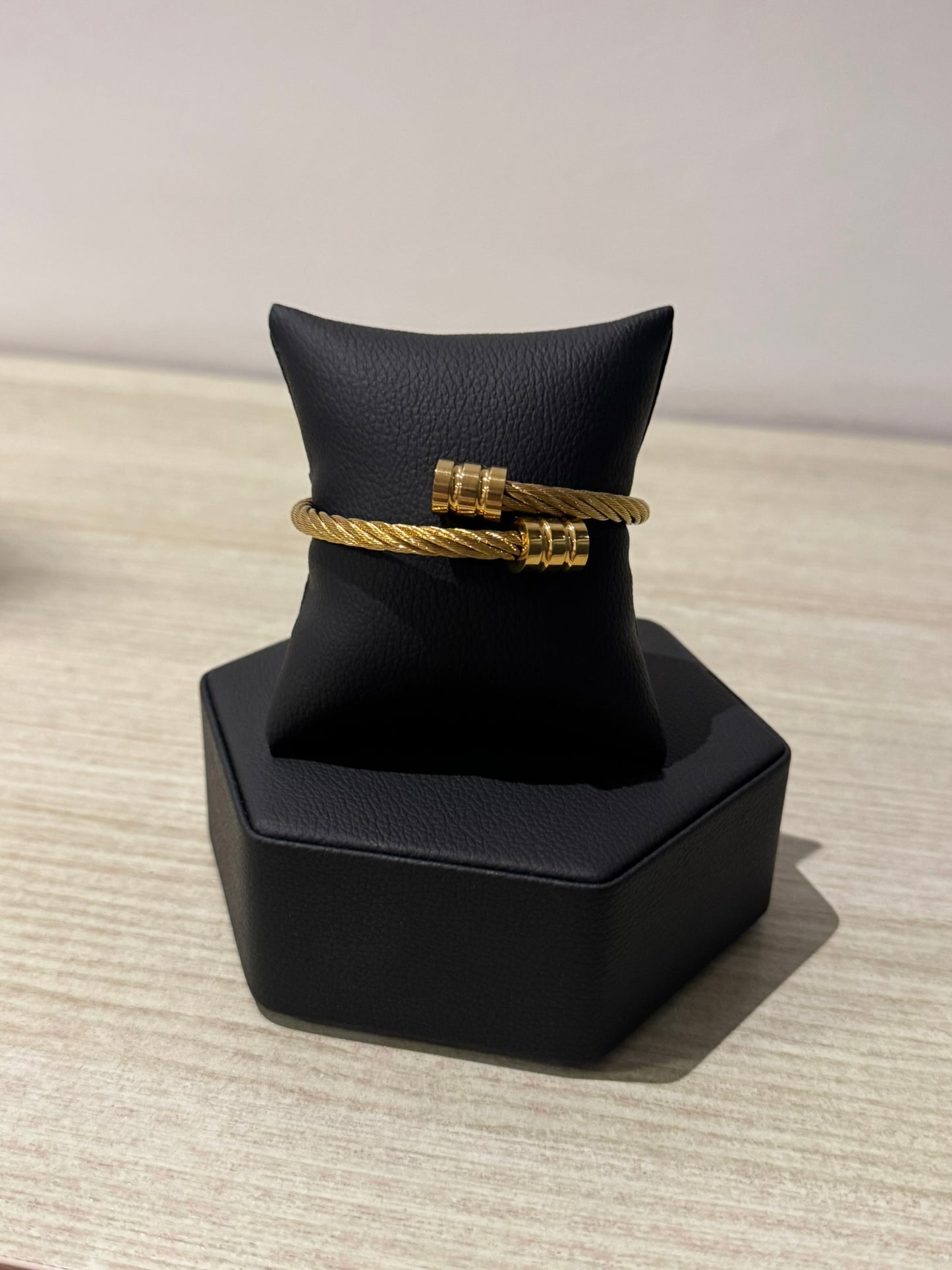 Brazalete Eslabón Ancho Dorado