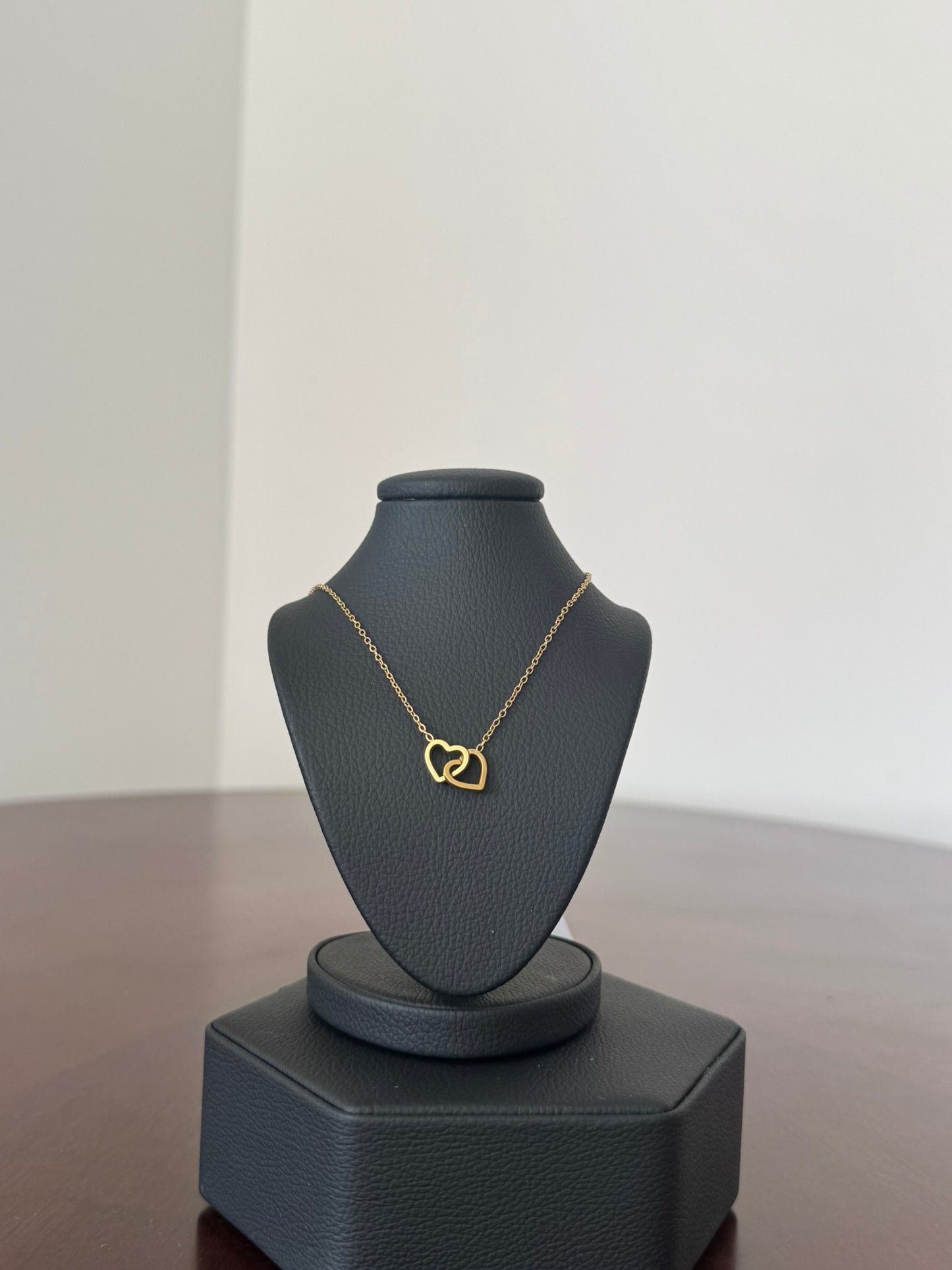 Collar Gota Geométrica Dorada