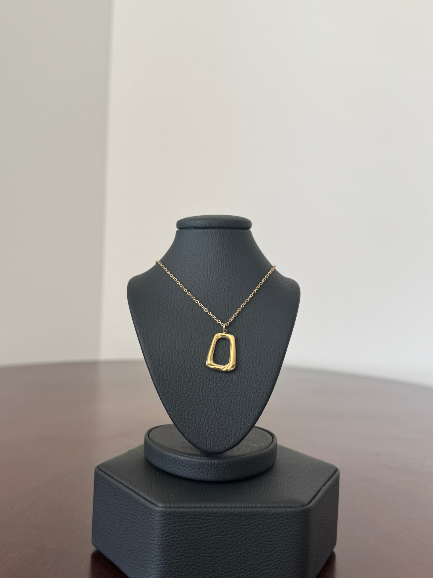 Collar Candado Dorado
