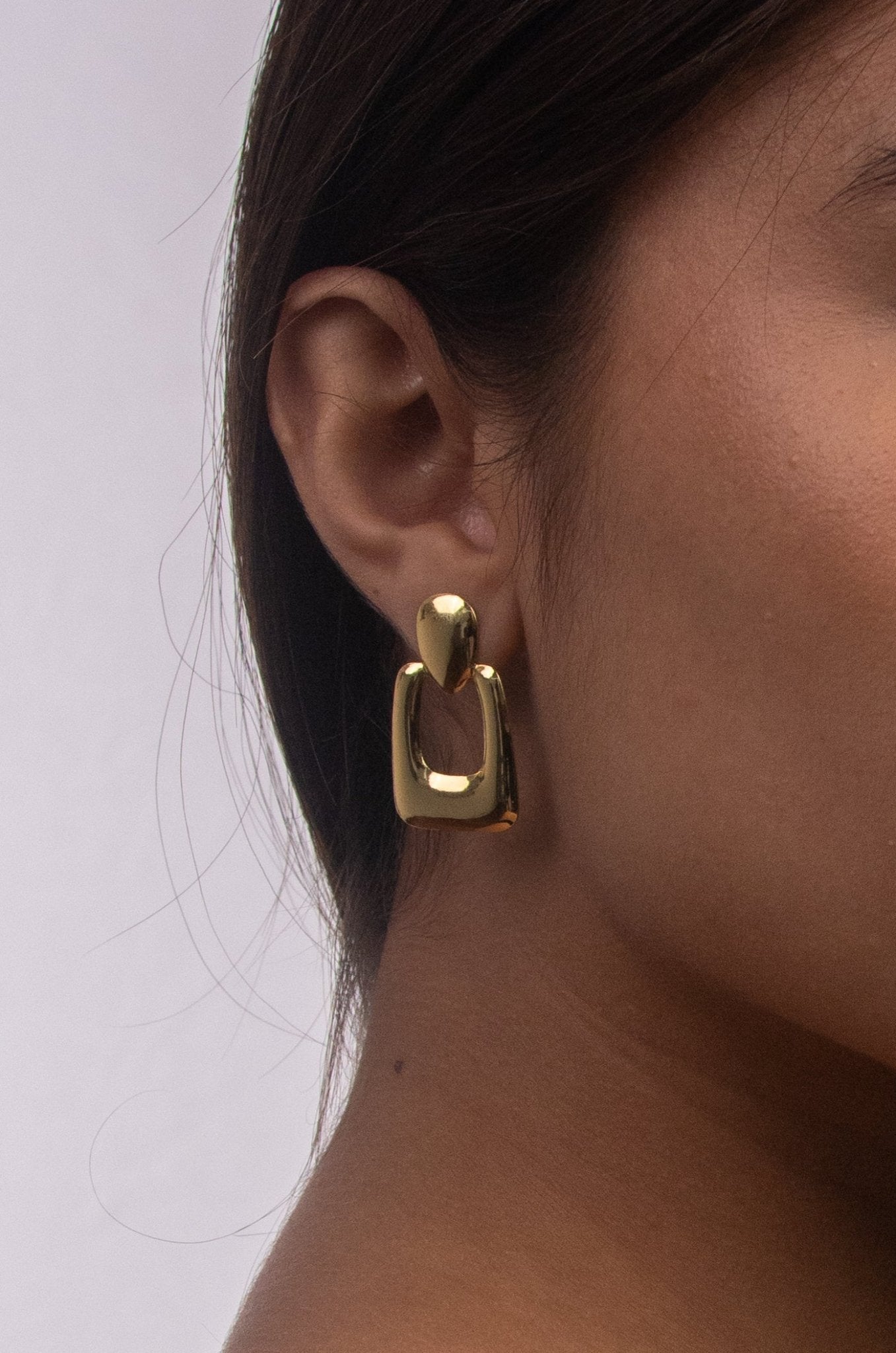 Aretes Gota Geométrica Dorado - IXIA