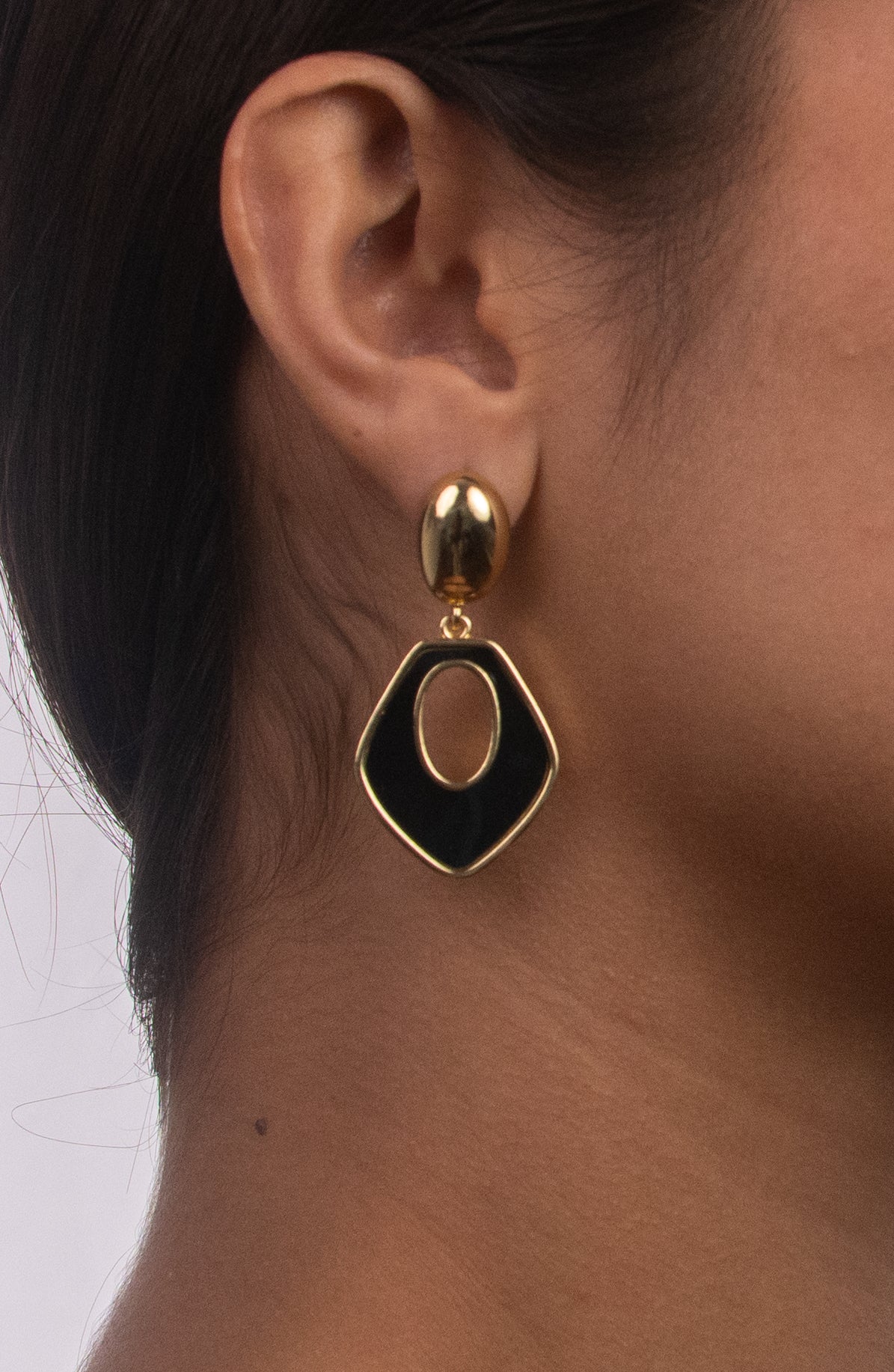 Aretes Gota Negra Dorado - IXIA