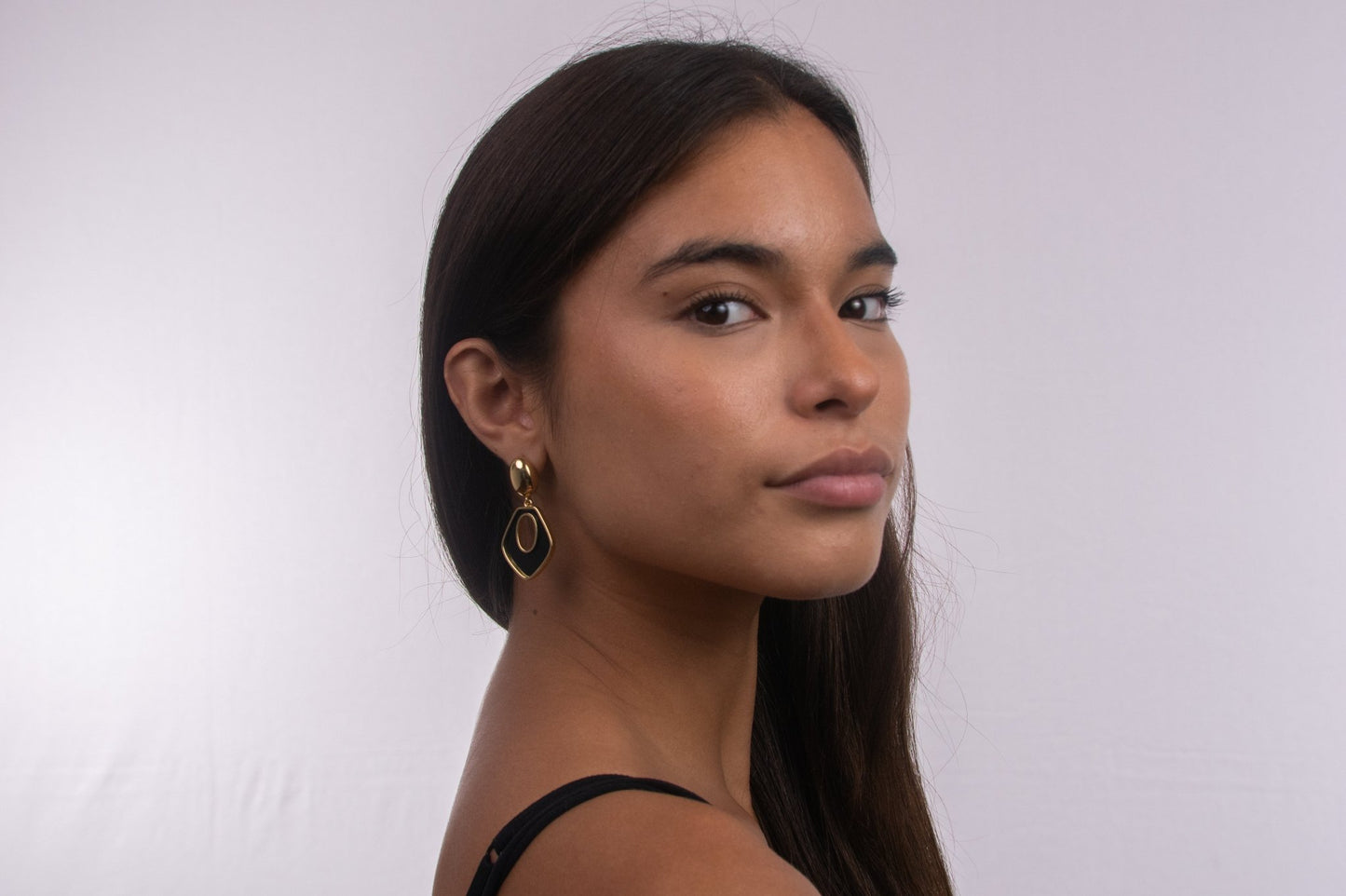 Aretes Gota Negra Dorado - IXIA