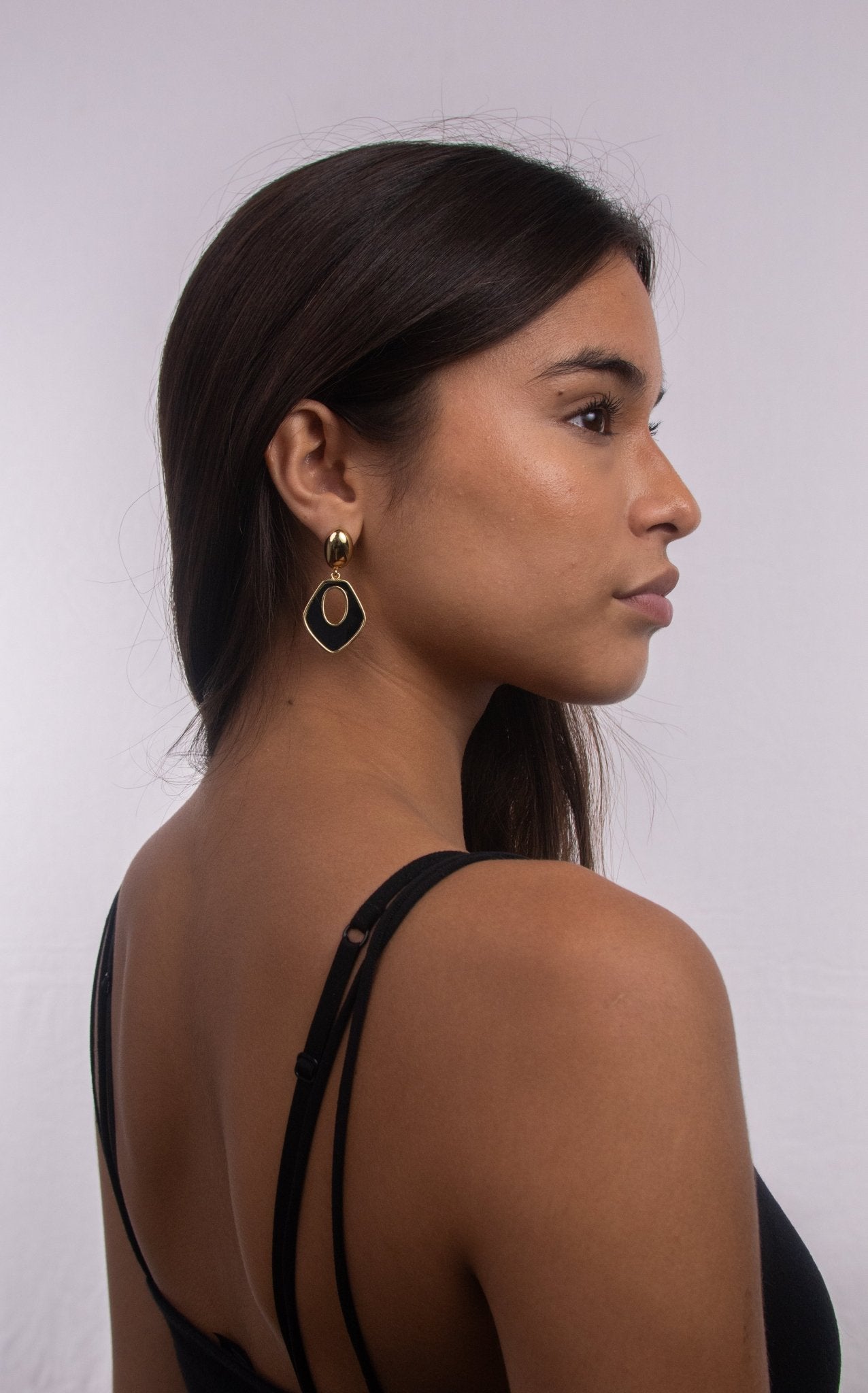 Aretes Gota Negra Dorado - IXIA
