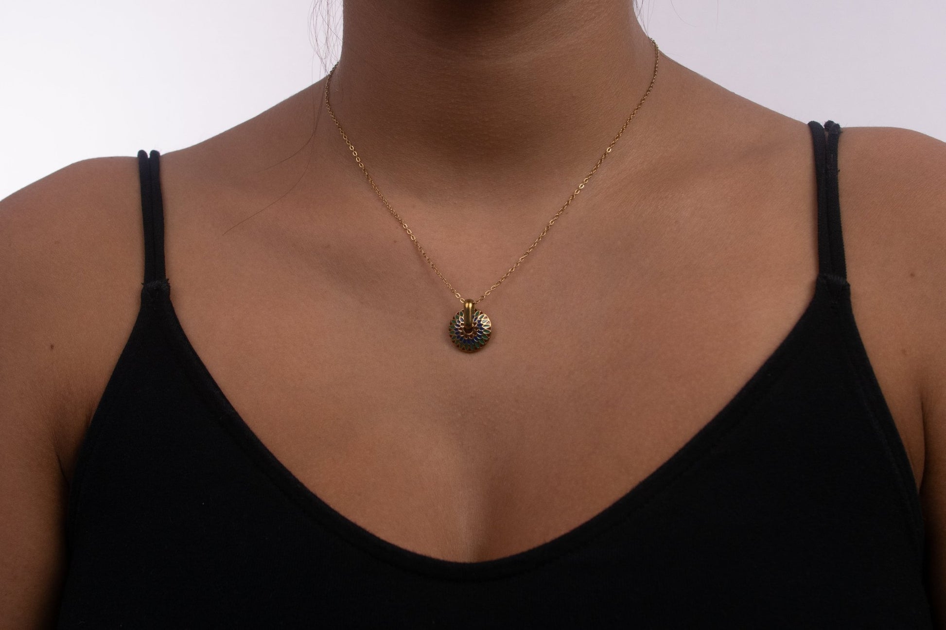 Collar Moneda Perla Dorado - IXIA