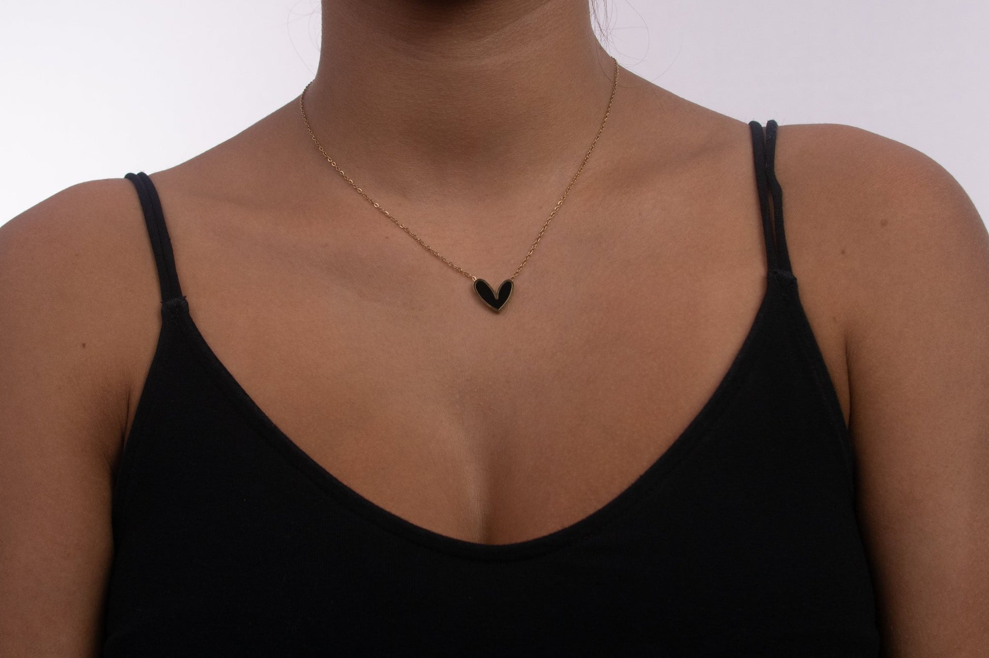Collar Perla en V Dorado - IXIA