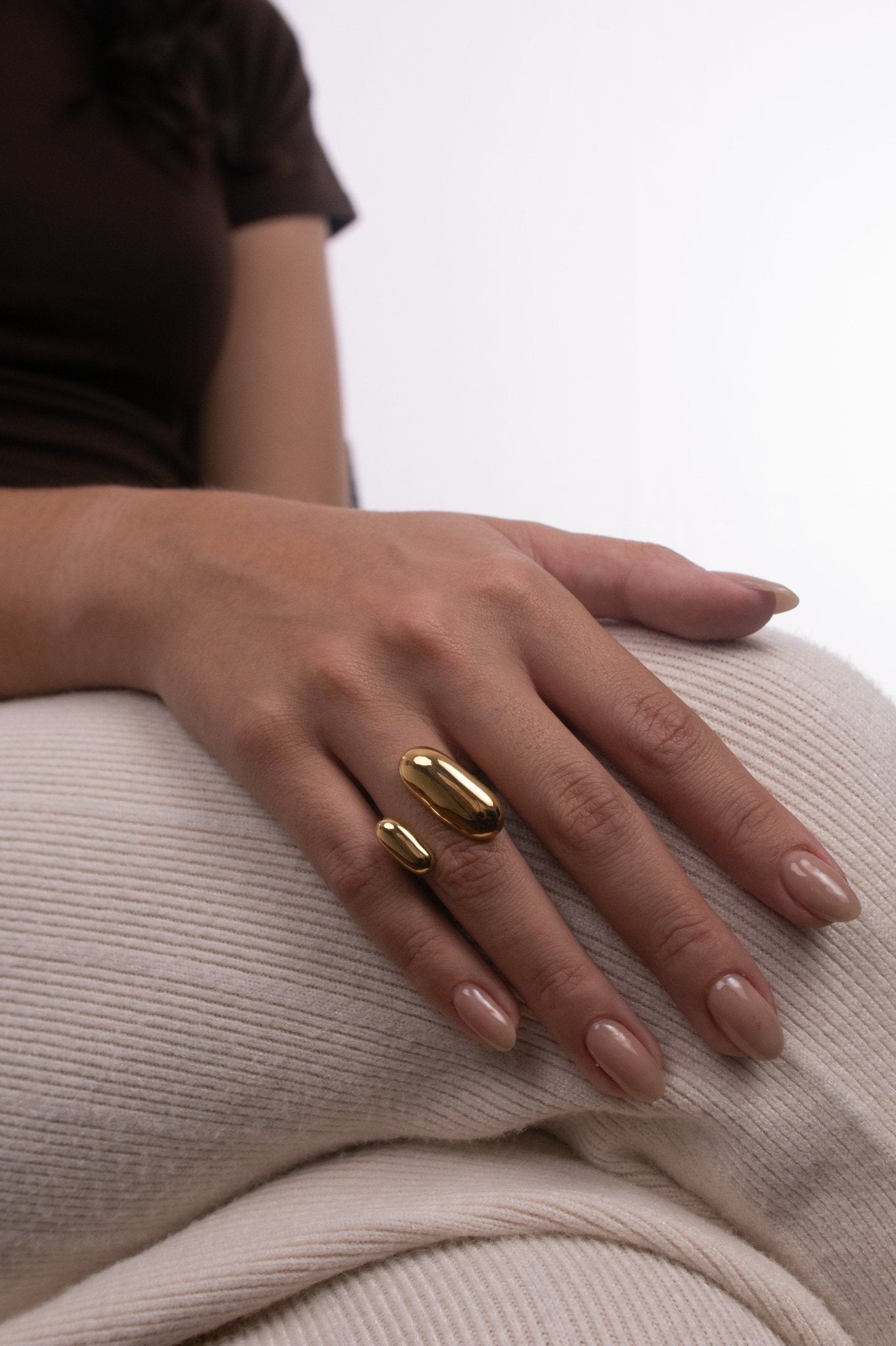 Anillo Línea Gruesa Dorado - IXIA