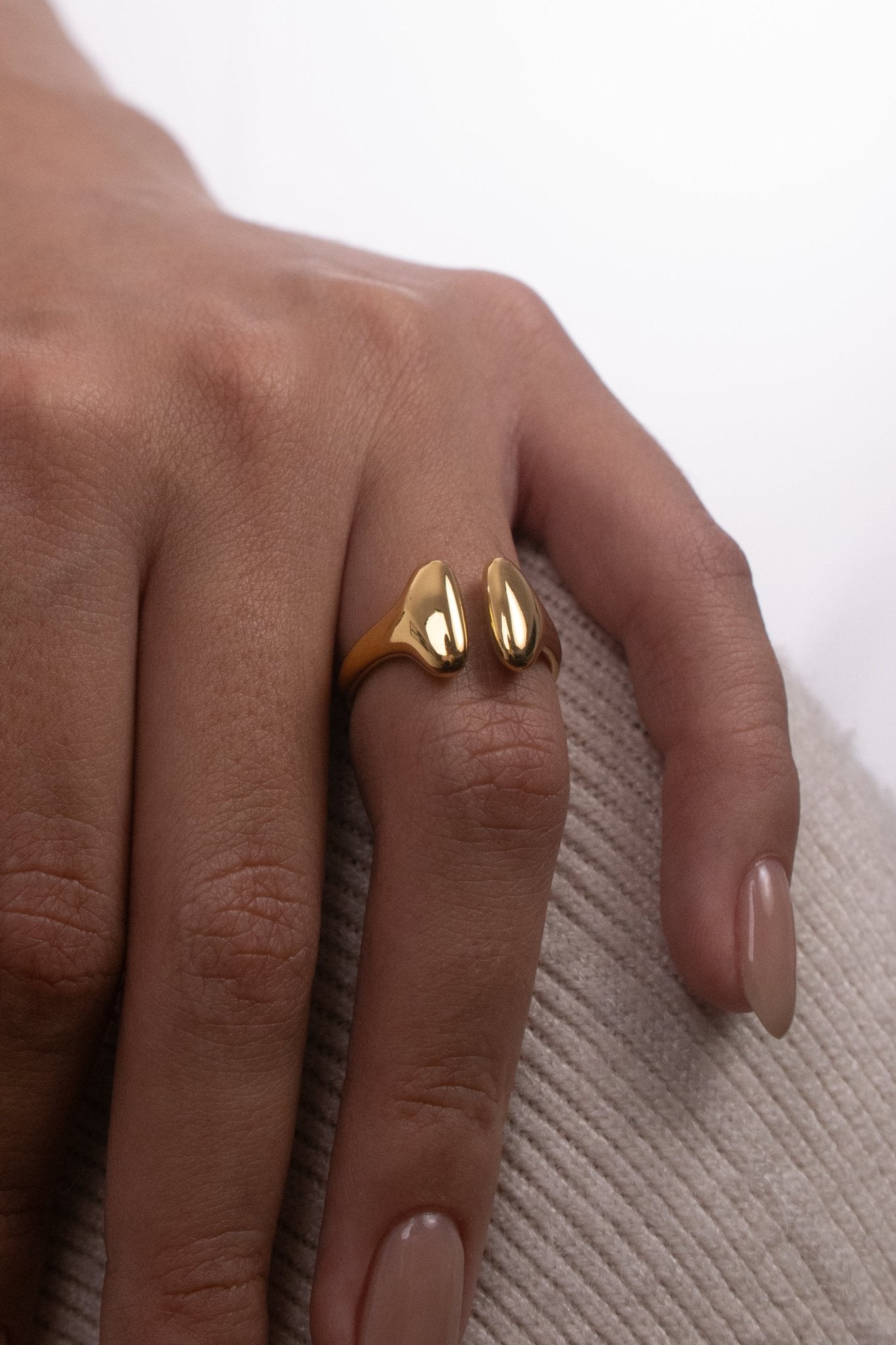 Anillo Pico Dorado - IXIA